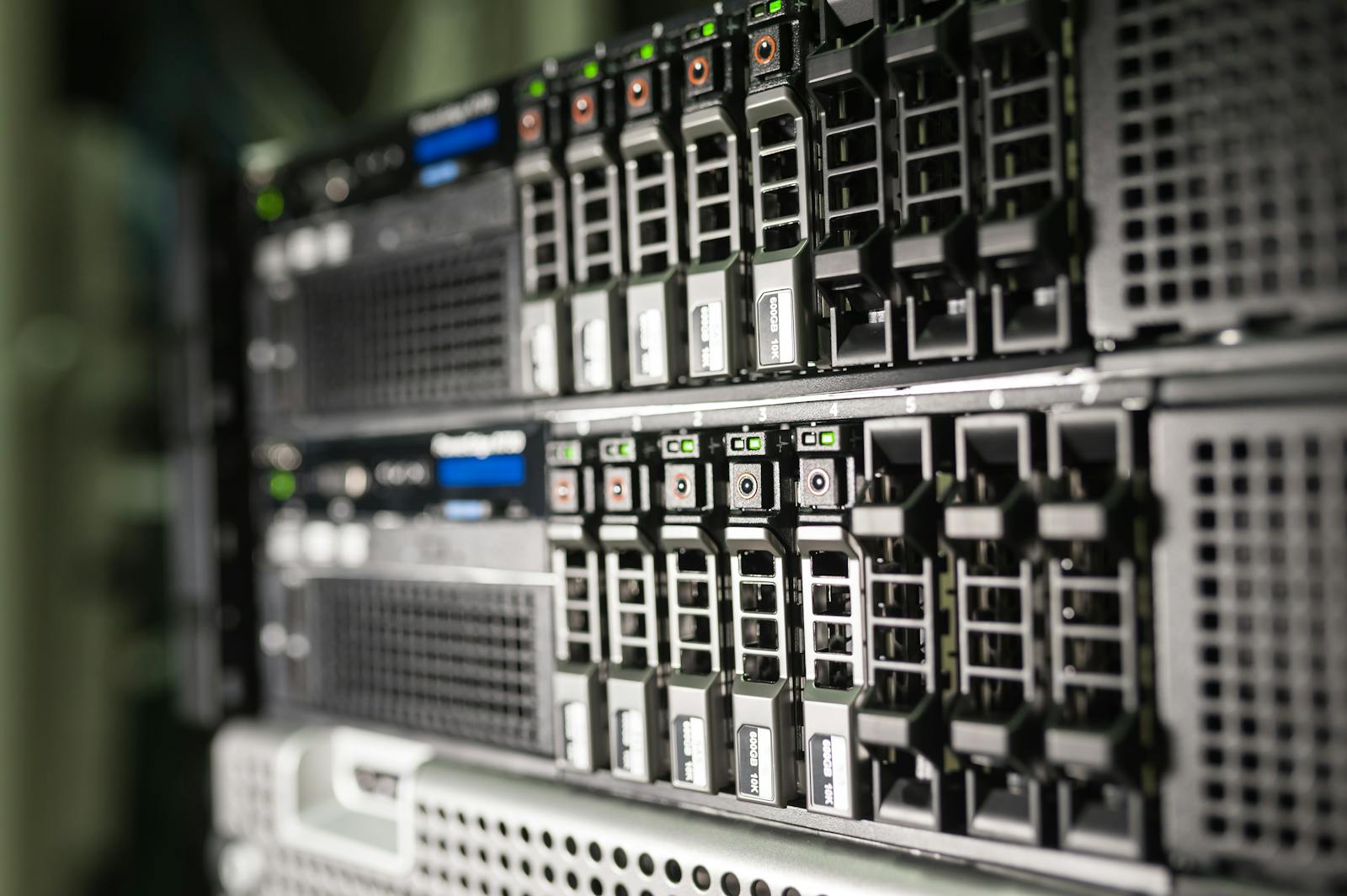 Server equipment and network infrastructure
